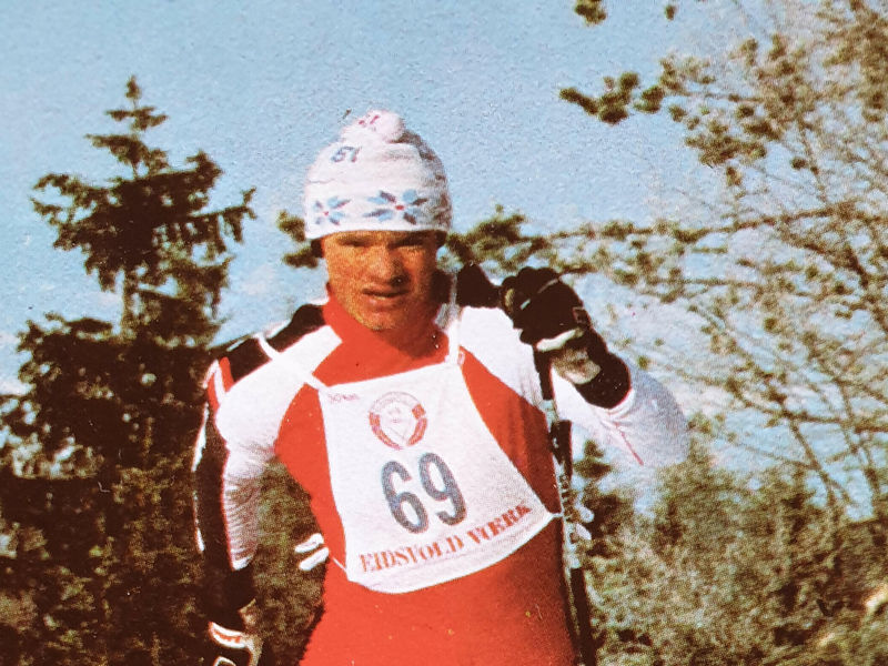 Tore vant 15 km i NM på ski, langrenn i 1977.  